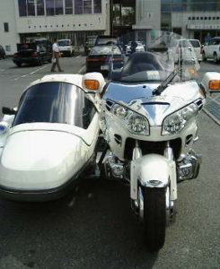 格安バイク車検代行側車付き二輪バイク、一般的には、サイドカー車検代行業務