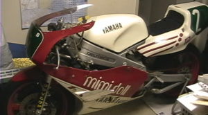 格安バイク車検代行車両のTZ250バイク、レース前には、車検があります